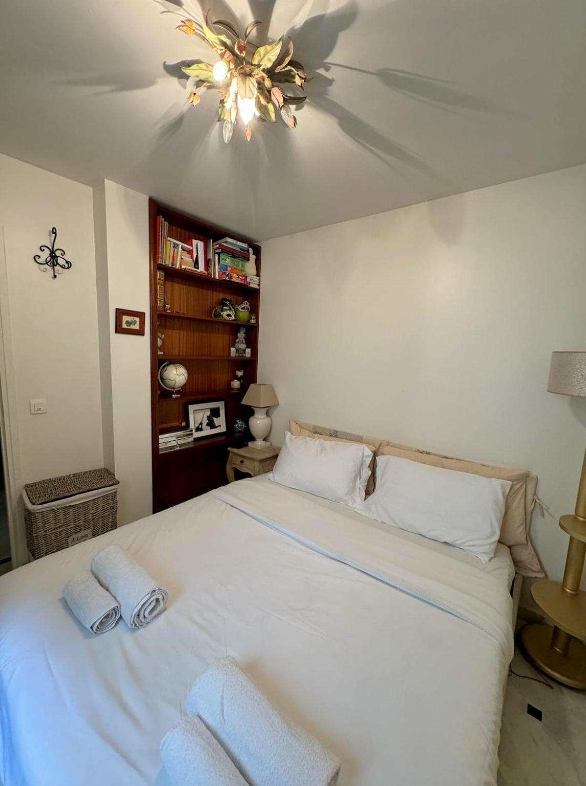 Grand Et Central, 8E Pres Elysee Paris Exterior foto